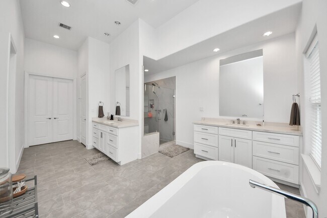 Building Photo - 624 Delmar St