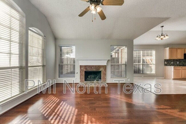 Building Photo - 10717 Camelot Dr