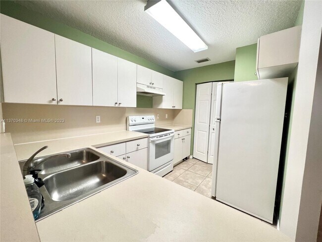 Building Photo - 2313 Clipper Pl