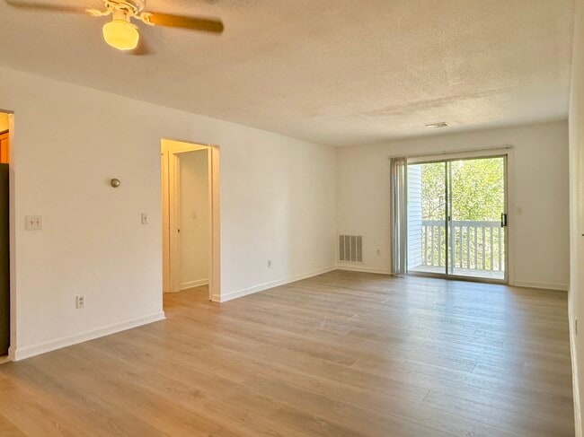 Building Photo - 9 Concorde Way