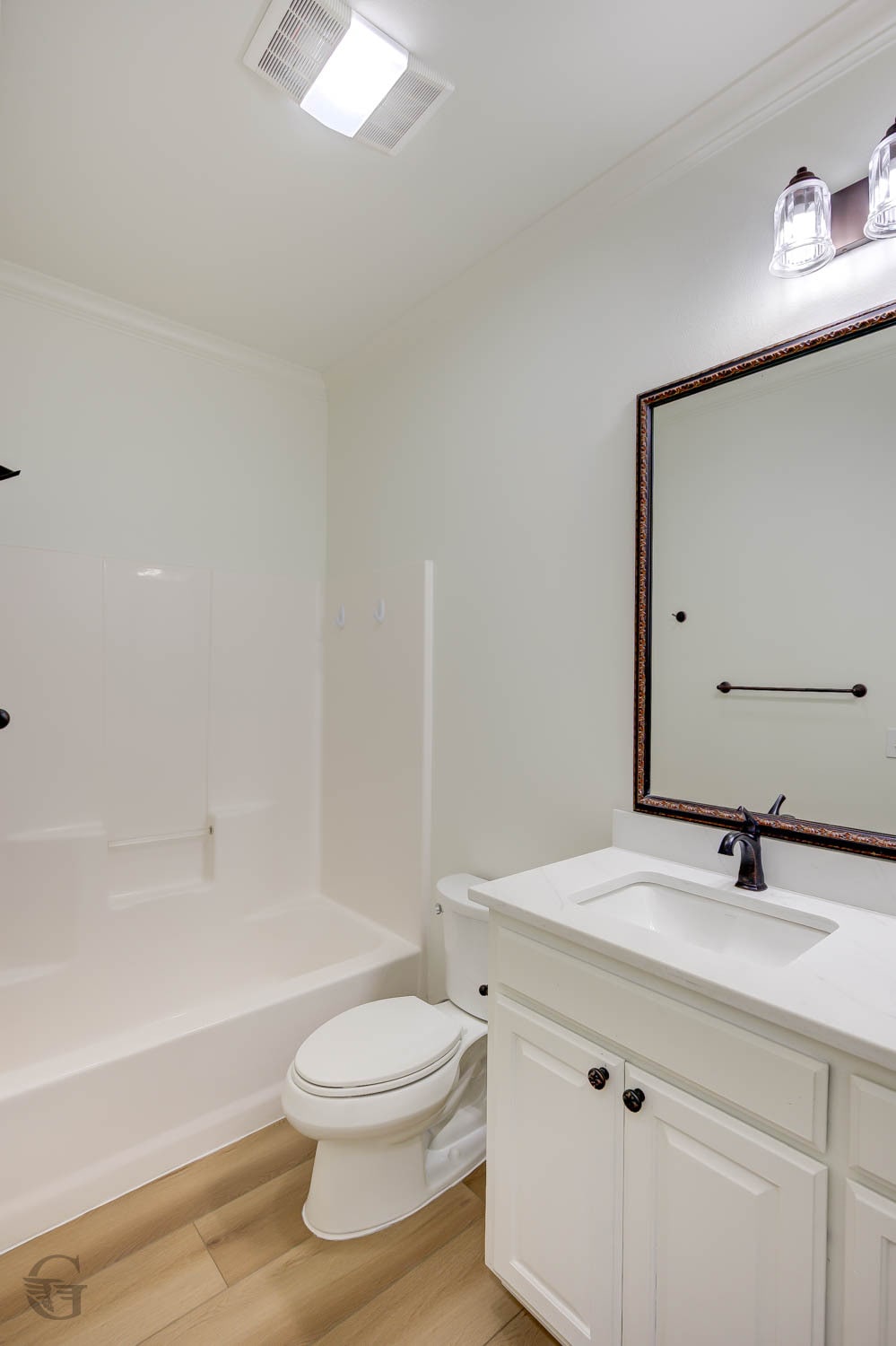 Building Photo - 525 Chinquipin Dr