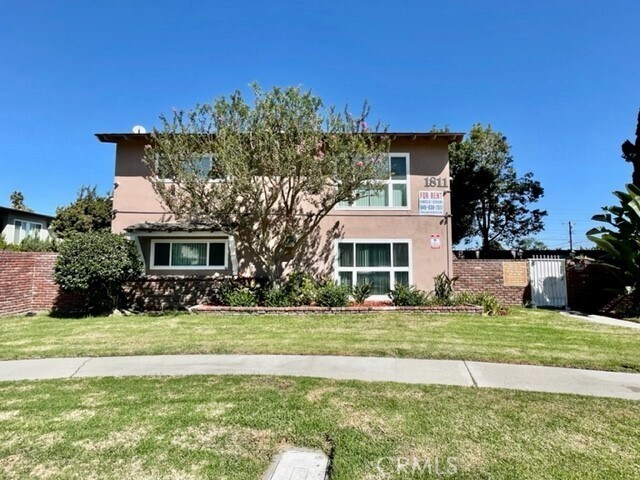 Building Photo - 1811 W Sallie Ln