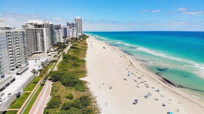 Building Photo - 5601 Collins Ave