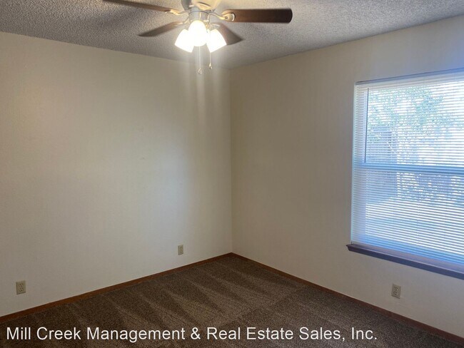 Building Photo - 3 br, 2 bath House - 1035 S. Regina