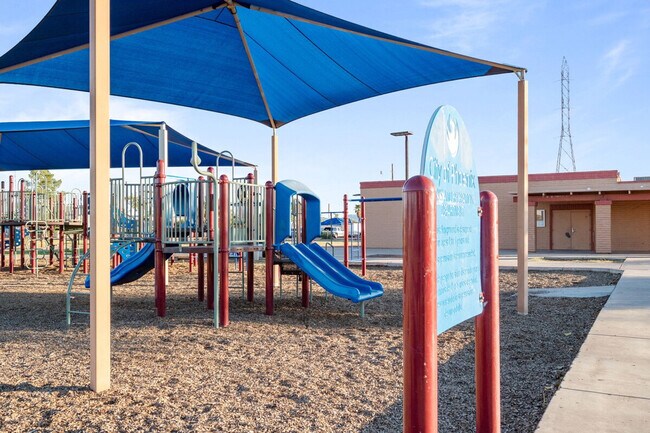 Building Photo - 4005 W Lincoln St