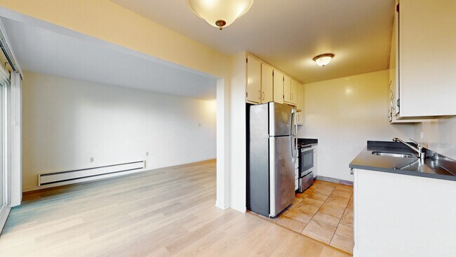 Building Photo - 702 Presidio Ave