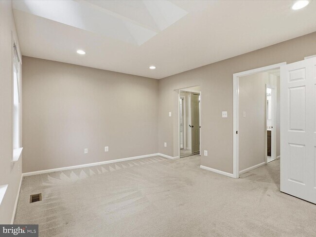 Building Photo - 1612 Arlington Blvd