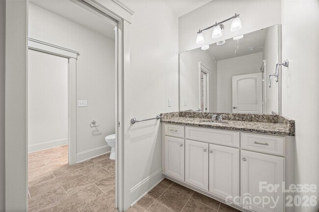Building Photo - 706 Kingsley Way