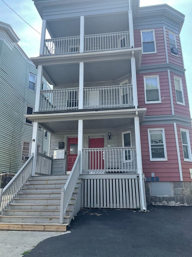 Building Photo - 7 Crowell St