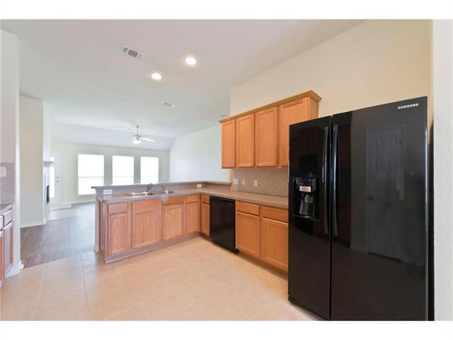 Building Photo - 913 Redbud Road
