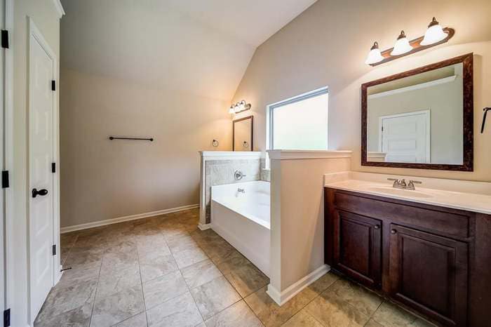 Building Photo - 559 Madison Park
