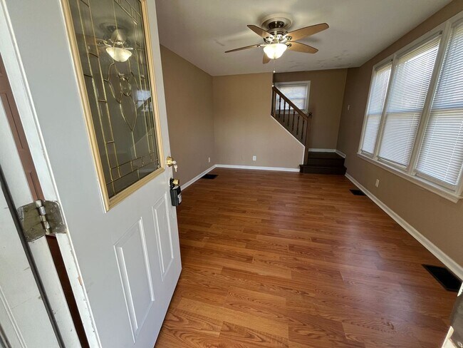 Building Photo - 348 Chase Ave