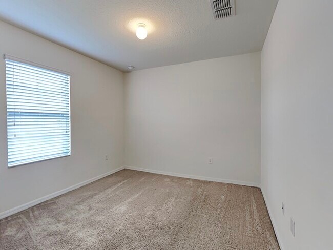 Building Photo - 320 Aberdeen Dr