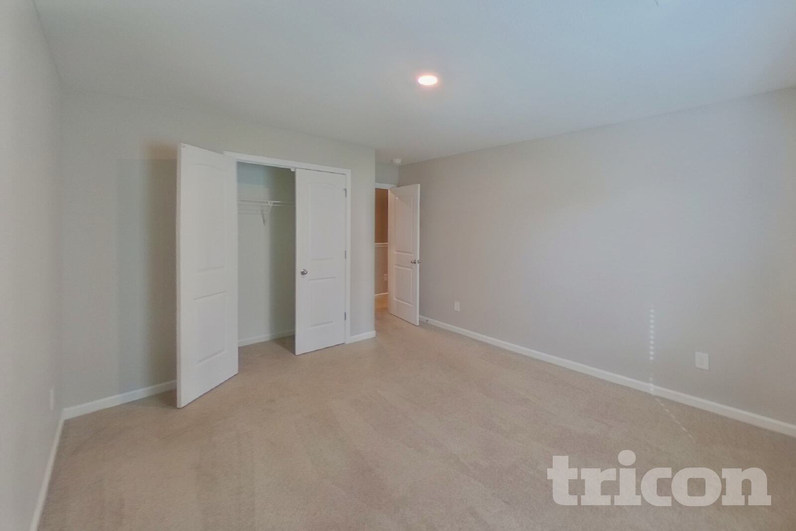 Building Photo - 2118 Southlea Dr