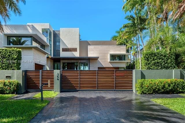 Building Photo - 360 Harbor Dr