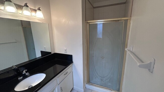 Building Photo - 2004 Robbie Ave