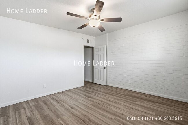 Building Photo - 596 W Harding Ave