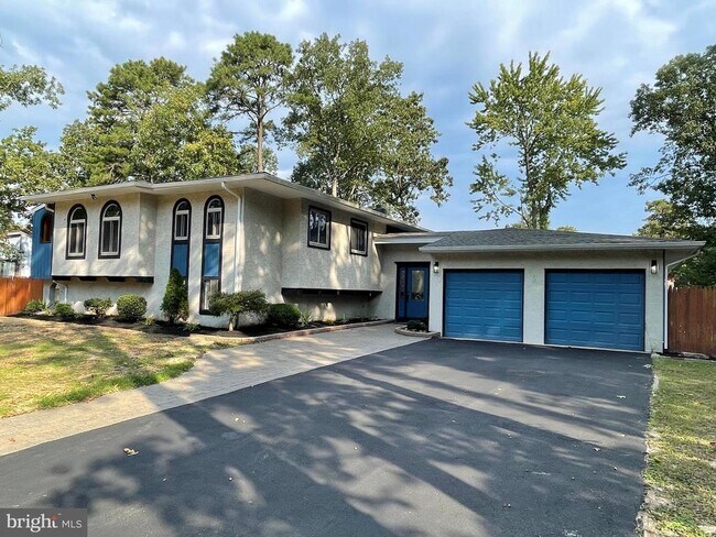 Building Photo - 802 Salem Ct