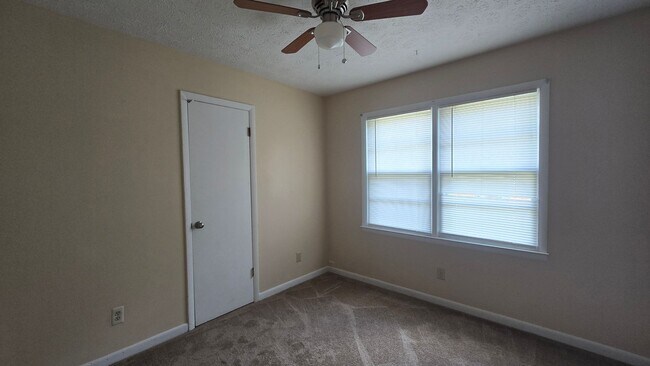 Building Photo - 6615 Keeler Dr