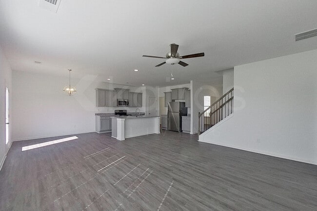 Building Photo - 101 Silver Maple Ln