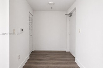 Building Photo - 6580 Indian Creek Dr