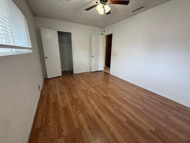 Building Photo - Beautiful Spring Valley Single Family Home !