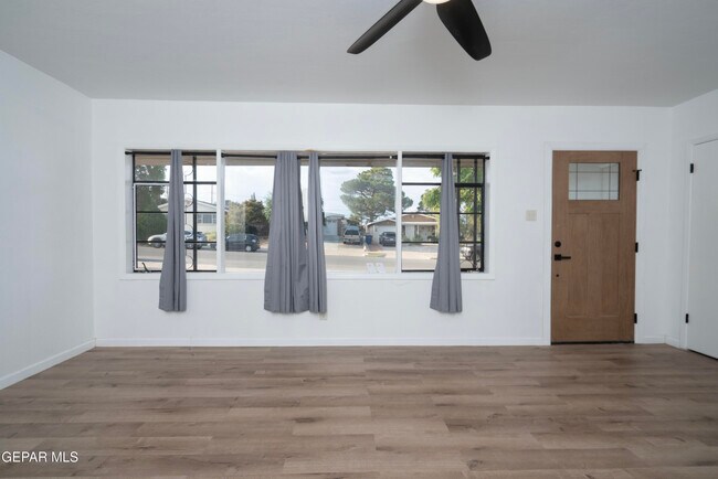 Building Photo - 4016 Titanic Ave