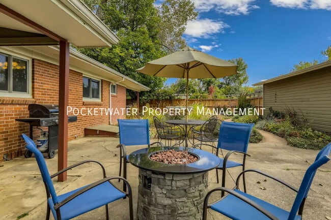 Building Photo - 6086 Simmons Dr