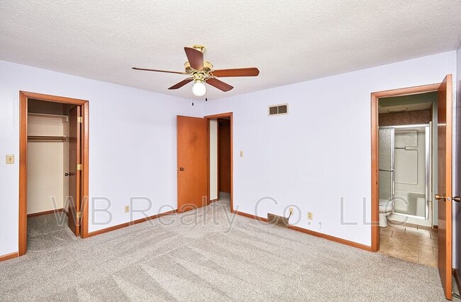 Building Photo - 601 34th St