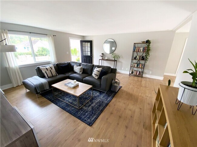 Building Photo - Charming 2 Bed 1 Bath in Hillman City!
