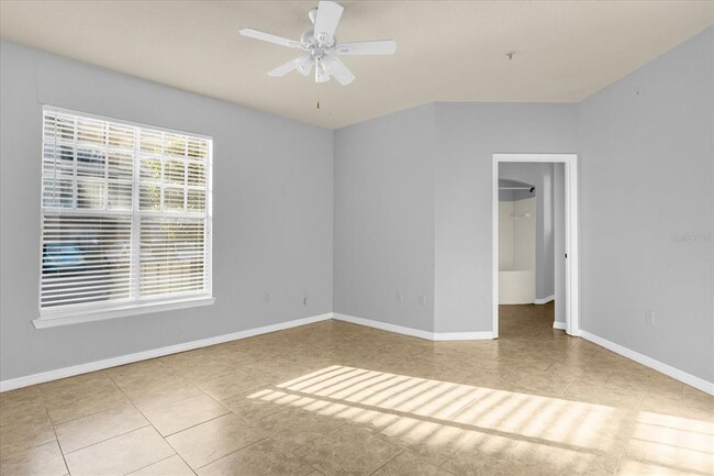 Building Photo - 102 Vista Verdi Cir