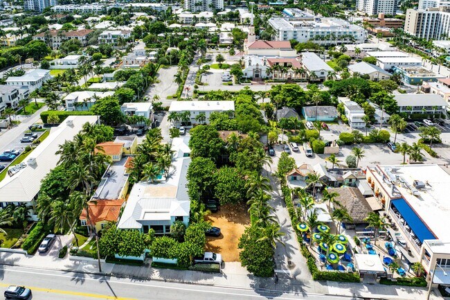 Building Photo - 72 S Ocean Blvd