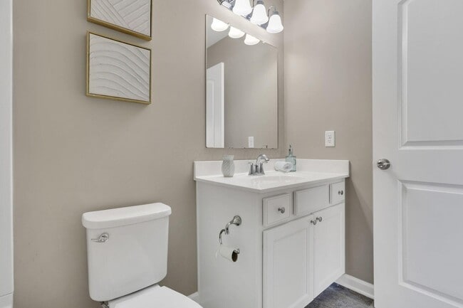 Building Photo - 483 Autumn Ridge Cir