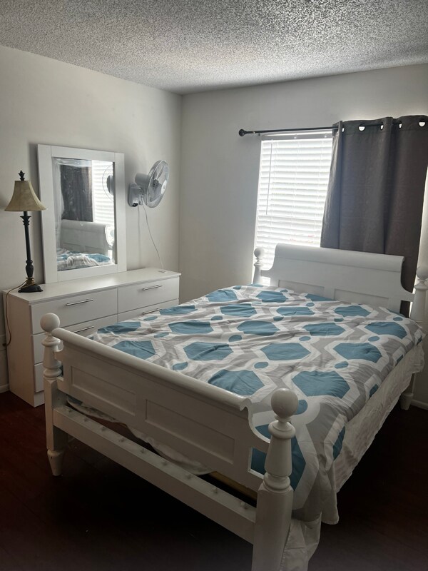 Building Photo - 400 Banana Cay Dr