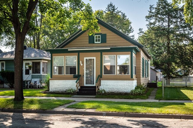 Building Photo - Northside Home with Yard & Garage