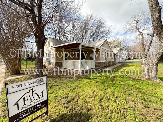 Primary Photo - 303 S 9th St