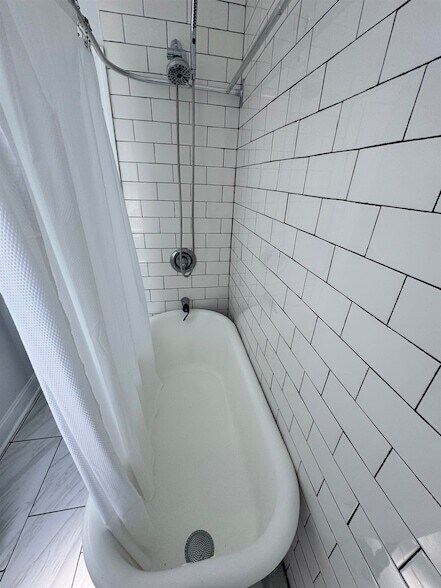 Building Photo - 24 Pamrapo Ave