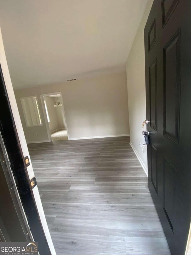 Building Photo - 29 Highland Park Dr