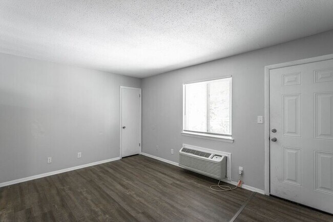 Building Photo - 113 Goodson Ave