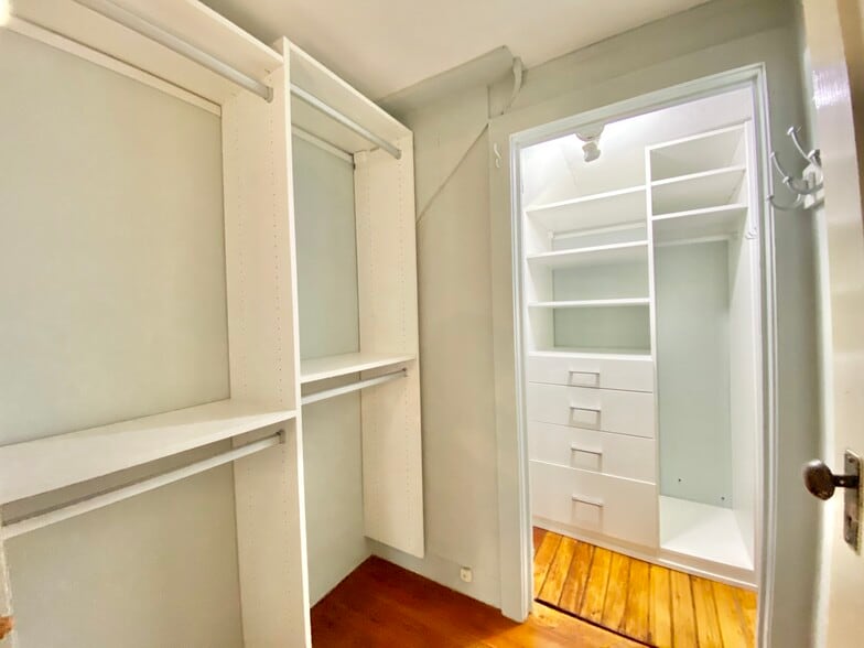 Building Photo - 206 Elm St