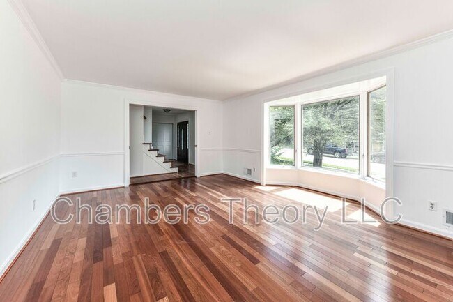 Building Photo - 6206 Redwood Ln