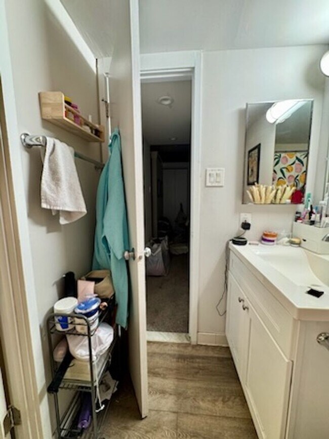 Building Photo - Welcome to Urban Elegance in the Heart of Historic Old City, Philadelphia