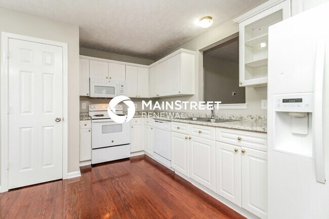 Building Photo - 3 Bedroom Pet-Friendly Home in Nashville, TN with Main Street Renewal
