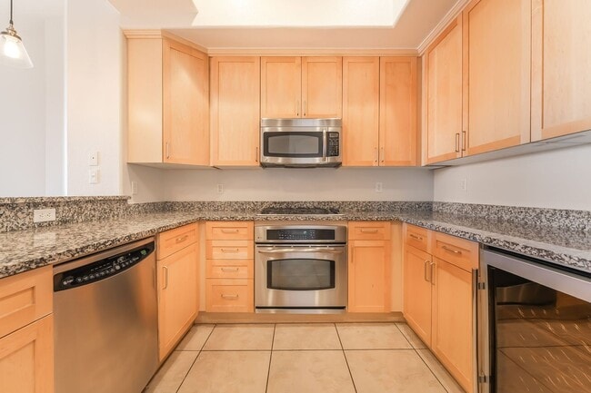 Building Photo - Modern Condo Living with Luxury Finishes in a Gated Community!