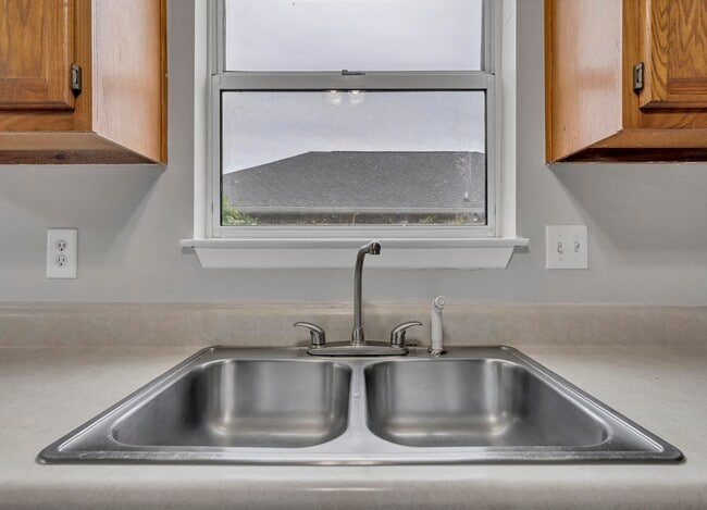 Building Photo - 503 Aleta Ave