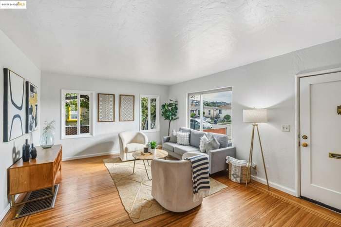 Building Photo - 1565 Fir Ave