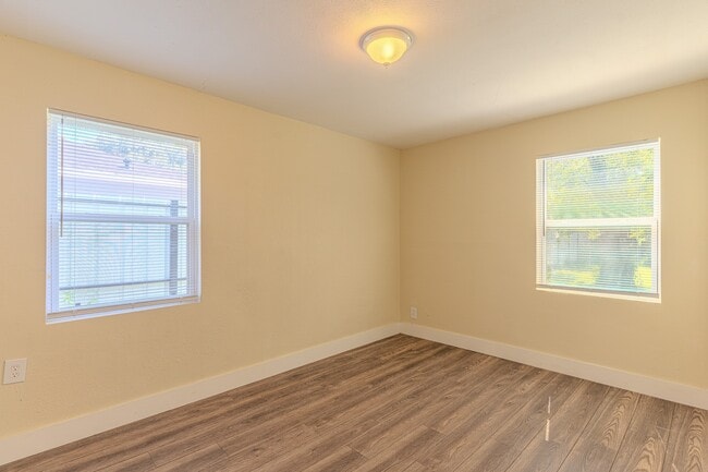 Building Photo - 1114 Blackwood Ave