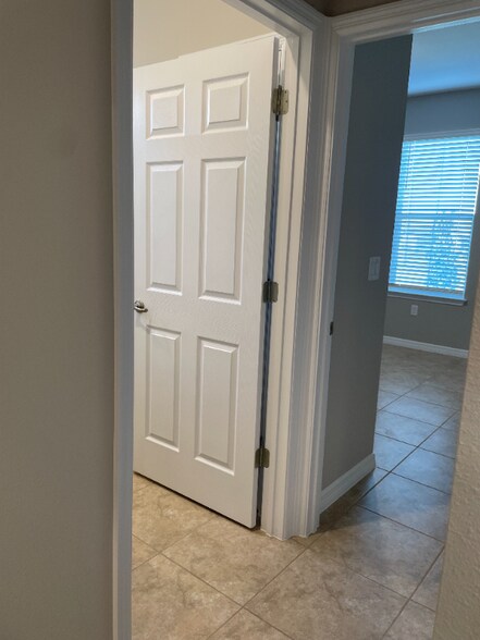 Building Photo - 7214 SW 57th St