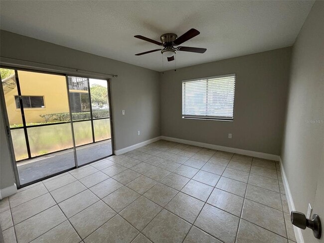 Building Photo - 2671 Oak Park Way