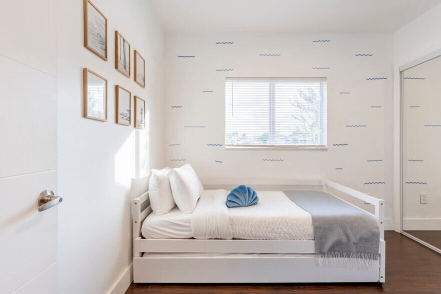 Building Photo - 7313 SW 16th Terrace